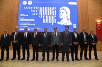 Fakültemiz Öğretim Üyeleri tarafından Yunus Emre Paneli Gerçekleştirildi.